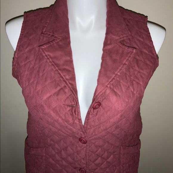 Cabelas Women’s, Burgundy, Quilted,Button Up, Vest, Size Medium - Picture 10 of 12